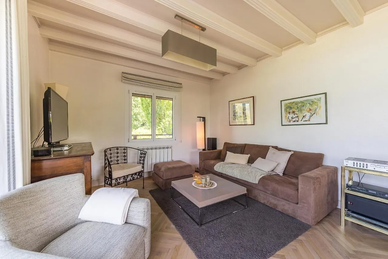 Chalet De Charme Avec Ponton Prive Et Acces Direct Au Lac, 4Ch 8 Pers, Exclusivite Lla Selections By Location Lac Annecy فيير دو لاك 0*, فيير دو لاك فرنسا