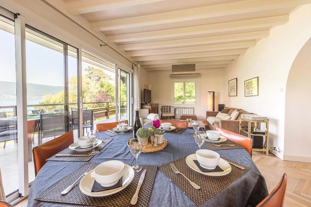 بيت للعطل Chalet De Charme Avec Ponton Prive Et Acces Direct Au Lac, 4Ch 8 Pers, Exclusivite Lla Selections By Location Lac Annecy فيير دو لاك