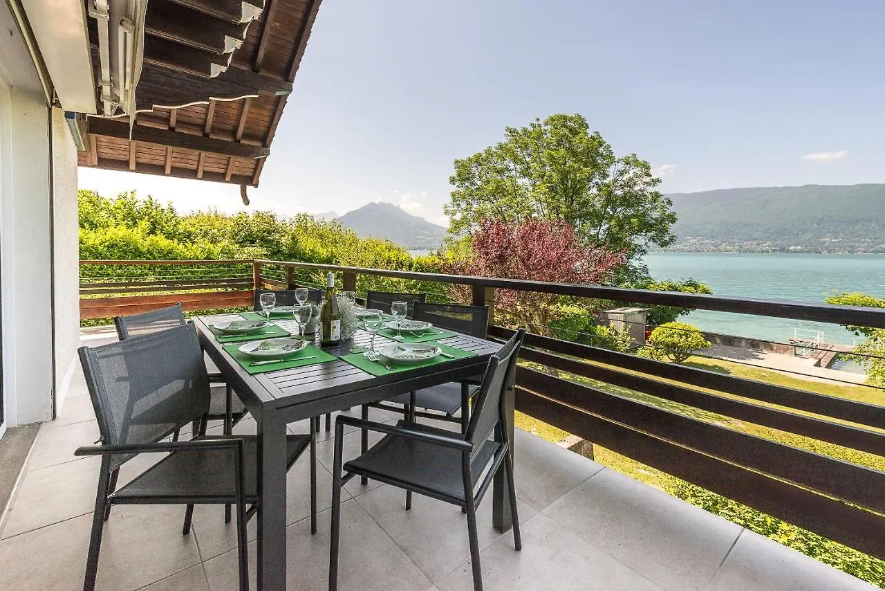 بيت للعطل Chalet De Charme Avec Ponton Prive Et Acces Direct Au Lac, 4Ch 8 Pers, Exclusivite Lla Selections By Location Lac Annecy فيير دو لاك